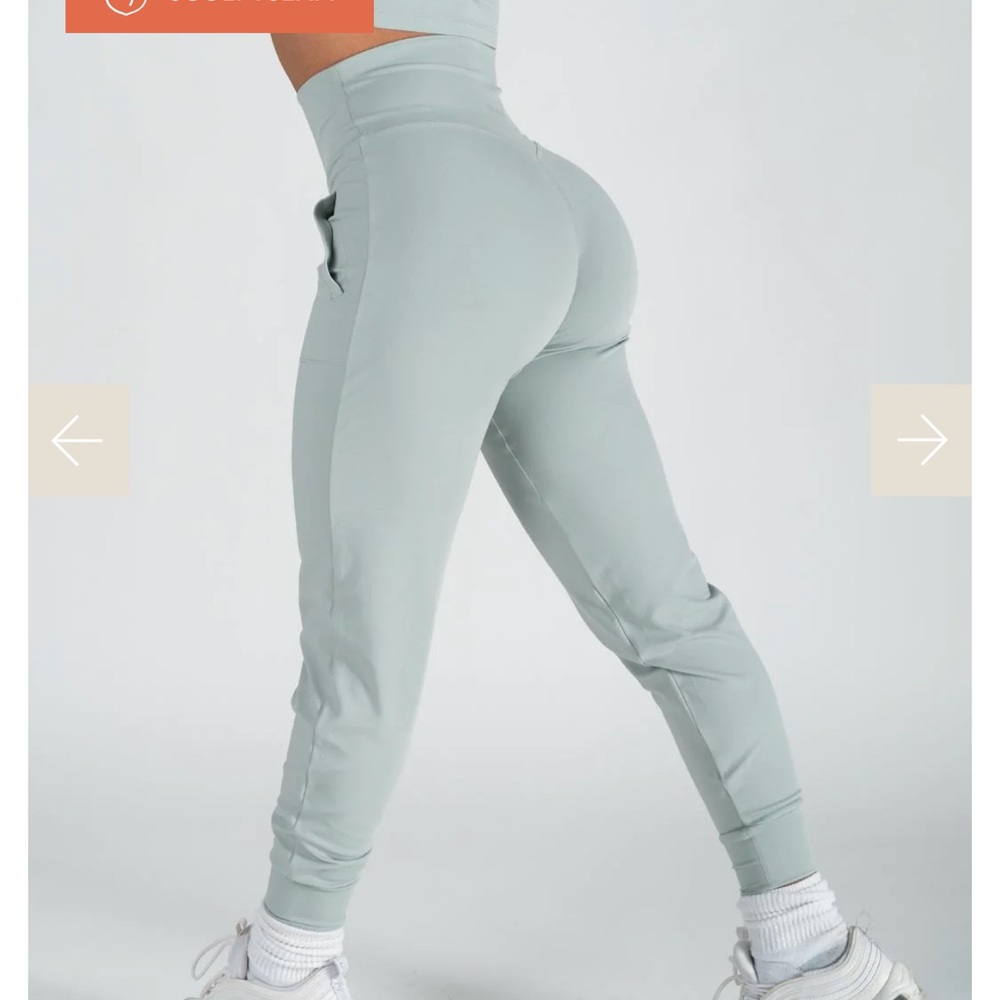 Paragon Sculptseam Joggers, size M, brand new with tags